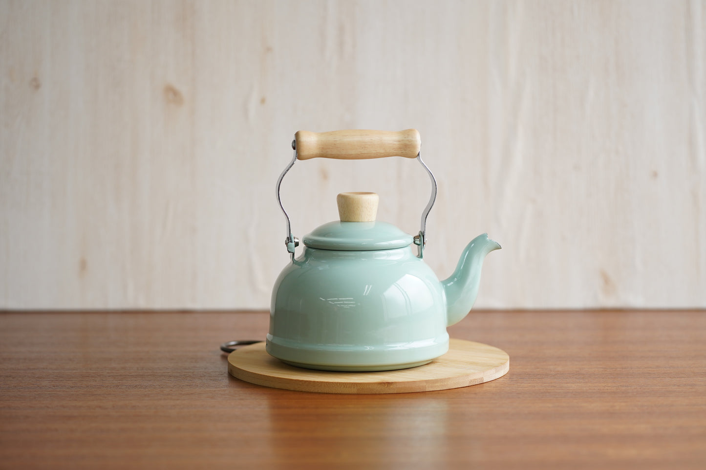 Vintage Green Tea Kettle (1.6 Liters)